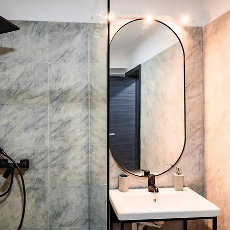 Holiday Deluxe Mamaia Nord La 5 Minute De Plaja Apartamento Năvodari