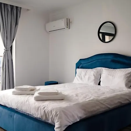 Holiday Deluxe Mamaia Nord La 5 Minute De Plaja Apartamento *